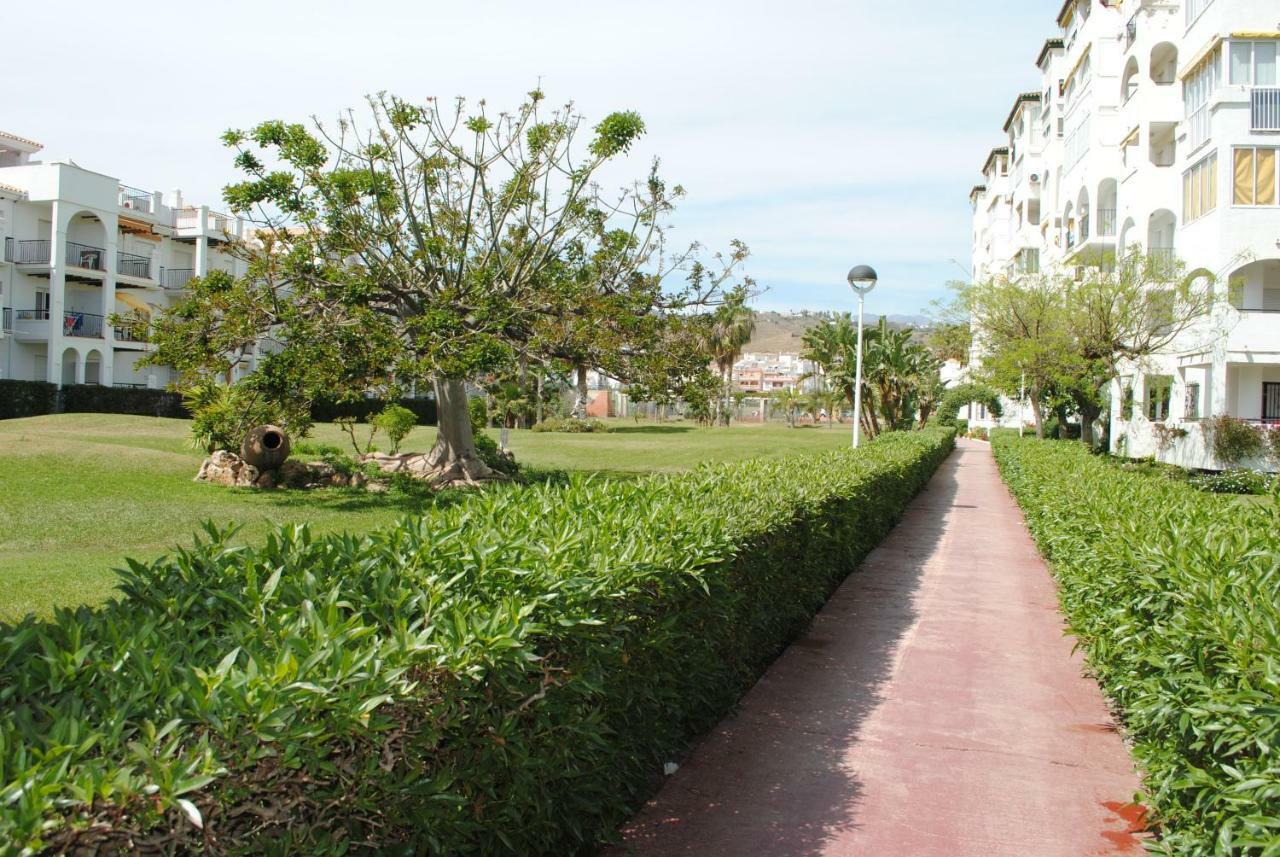 Apartamentos Laguna Beach Torrox Bagian luar foto